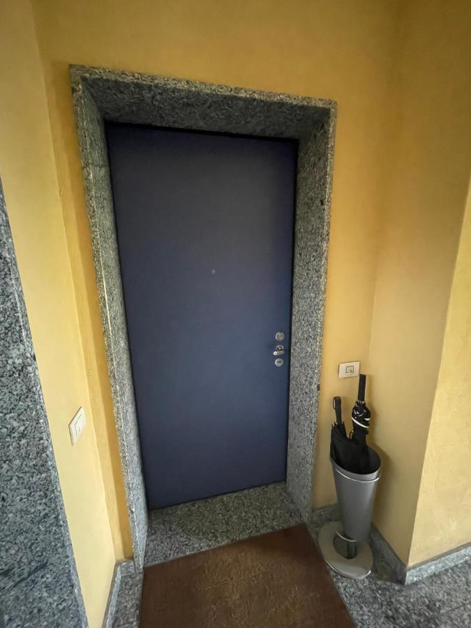 Elegant Apartment In Milan With Panoramic Terrace ภายนอก รูปภาพ